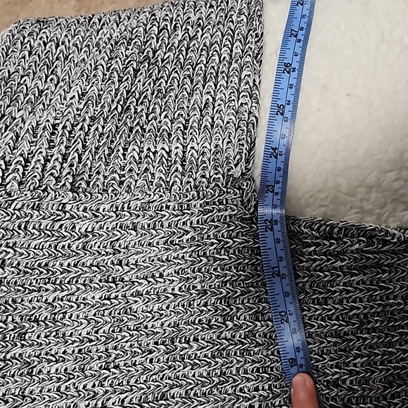 Express High-low Sweater with cutout detail, NWT - Picture 3 of 5